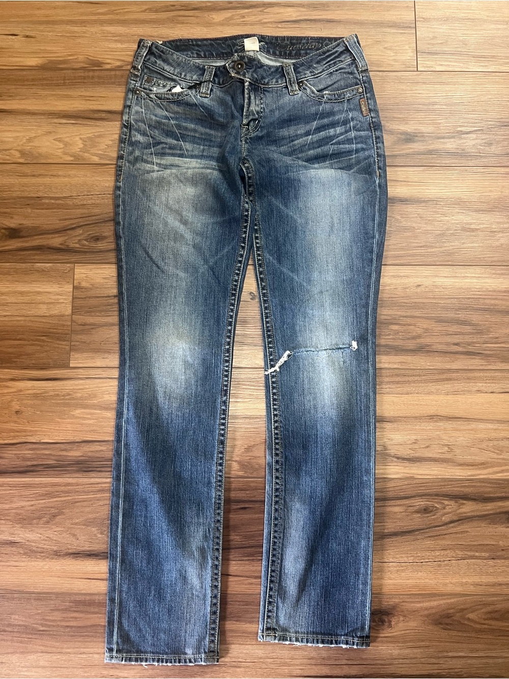 Silver Jeans Women's Blue Straight-Leg Distressed Denim